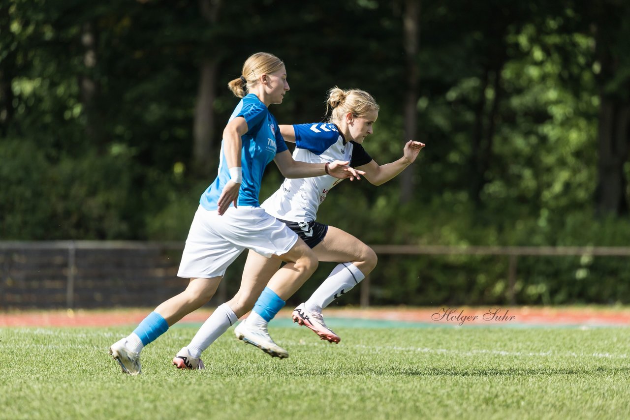 Bild 253 - wBJ VfL Pinneberg - Germania Schnelsen : Ergebnis: 15:1